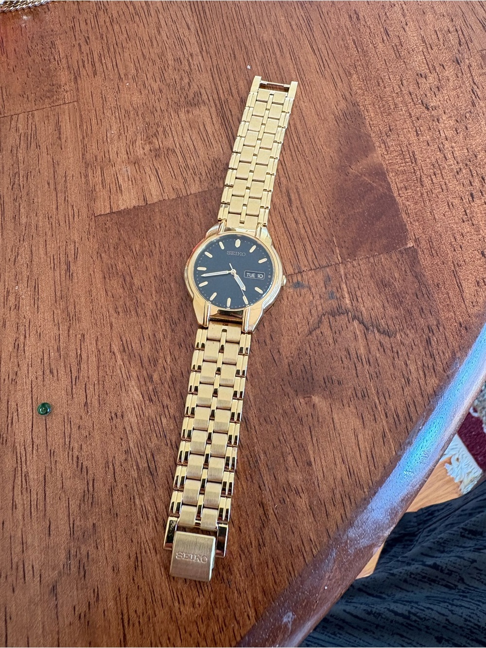 Seiko Gold and Black Men's Bracelet Watch